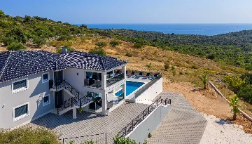 Villa with Heated Pool and Sea Views in Dvornica