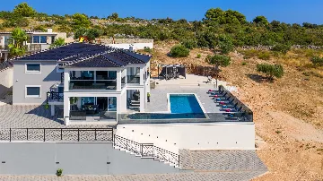 Villa with Heated Pool and Sea Views in Dvornica