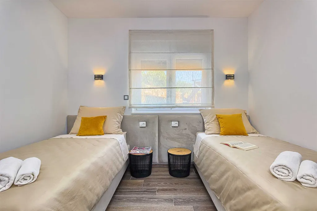 Villa with Heated Pool and Sea Views in Dvornica