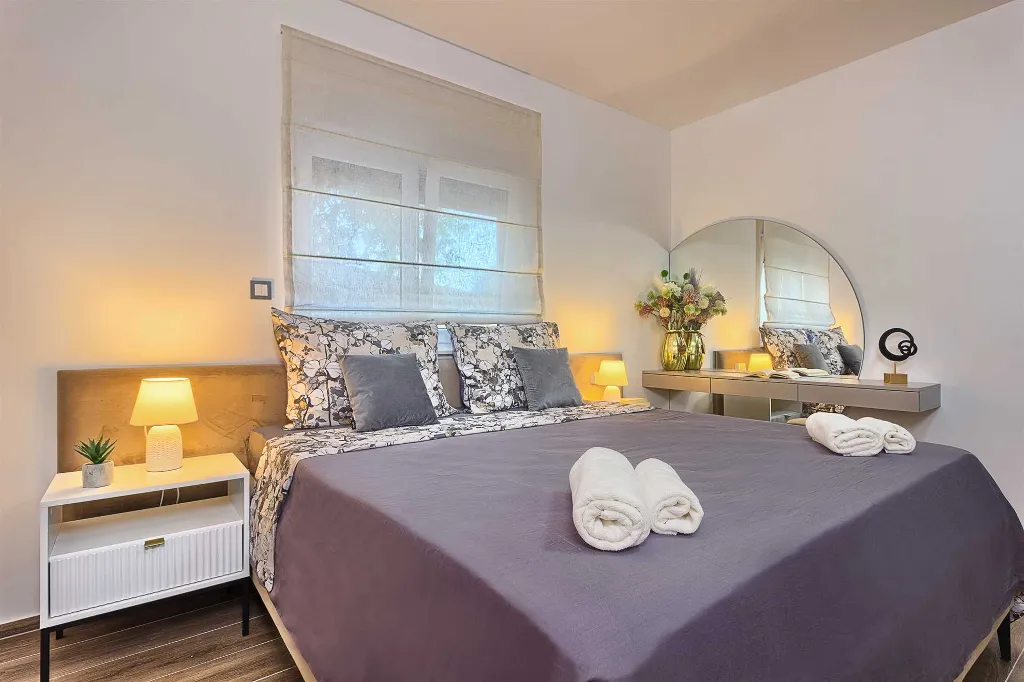 Villa with Heated Pool and Sea Views in Dvornica