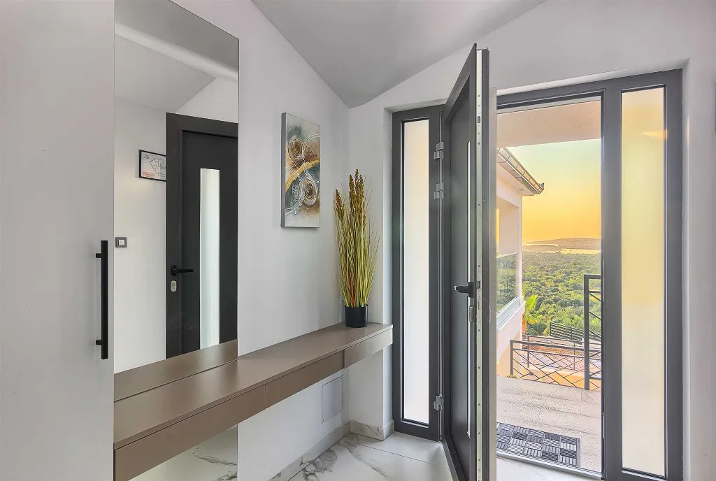 Villa with Heated Pool and Sea Views in Dvornica