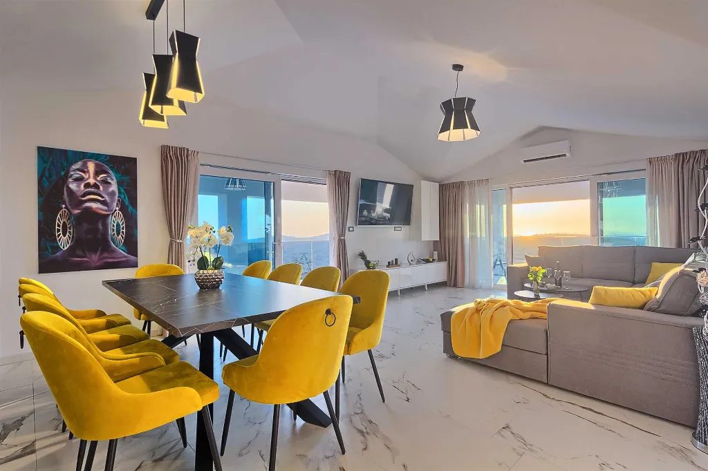 Villa with Heated Pool and Sea Views in Dvornica