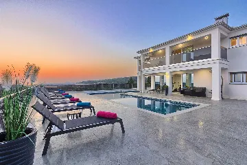 Villa with Heated Pool and Sea Views in Dvornica