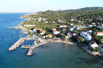 Three-Bedroom Villa with Pool in Pašman