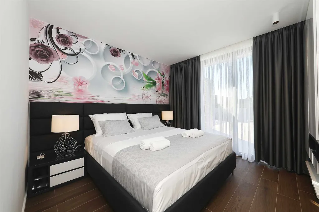 Three-Bedroom Villa with Pool in Pašman