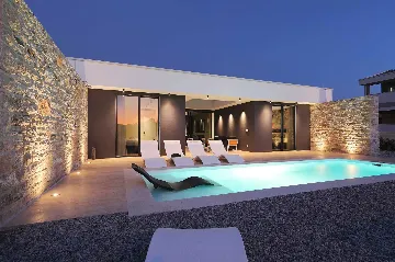 Three-Bedroom Villa with Pool in Pašman