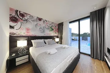 Three-Bedroom Villa with Pool in Pašman