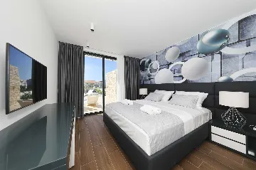 Three-Bedroom Villa with Pool in Pašman