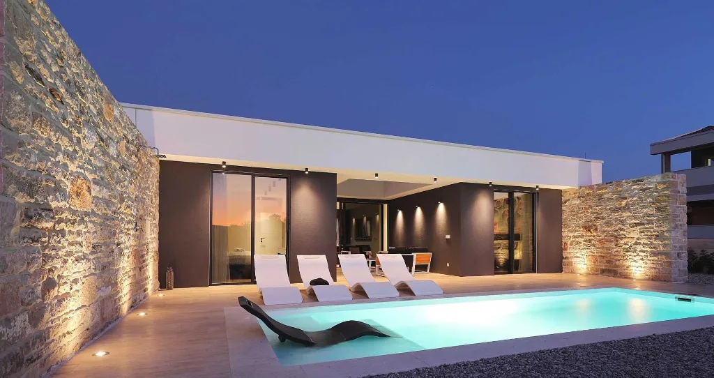 Three-Bedroom Villa with Pool in Pašman
