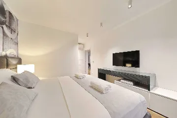 Pašman Villa for 12 Guests with Pool