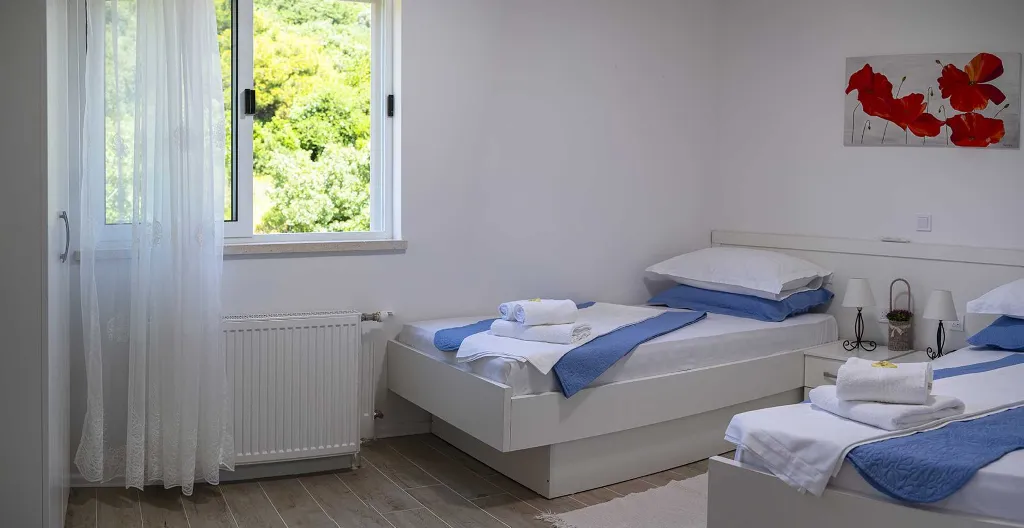 Zaton 5-Bedroom Villa for Up to 10 Guests