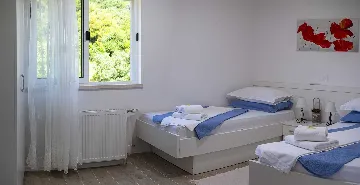 Zaton 5-Bedroom Villa for Up to 10 Guests