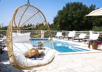 Zaton 5-Bedroom Villa for Up to 10 Guests