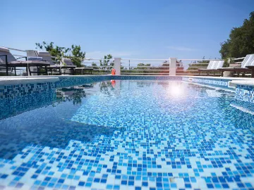 Zaton 5-Bedroom Villa for Up to 10 Guests