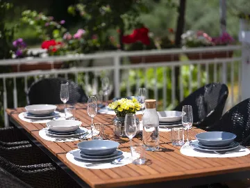 Zaton 5-Bedroom Villa for Up to 10 Guests