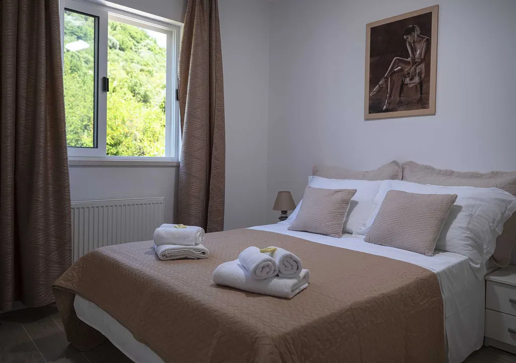 Zaton 5-Bedroom Villa for Up to 10 Guests