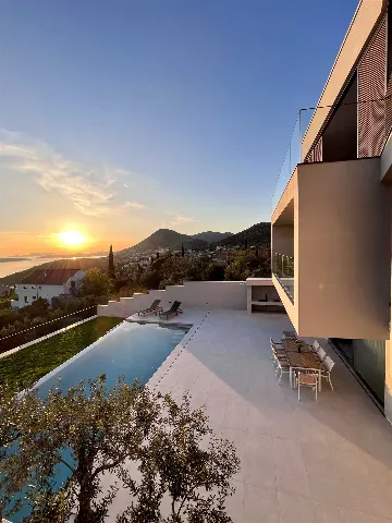 Dubrovnik Villa for 12 Guests with Heated Pool