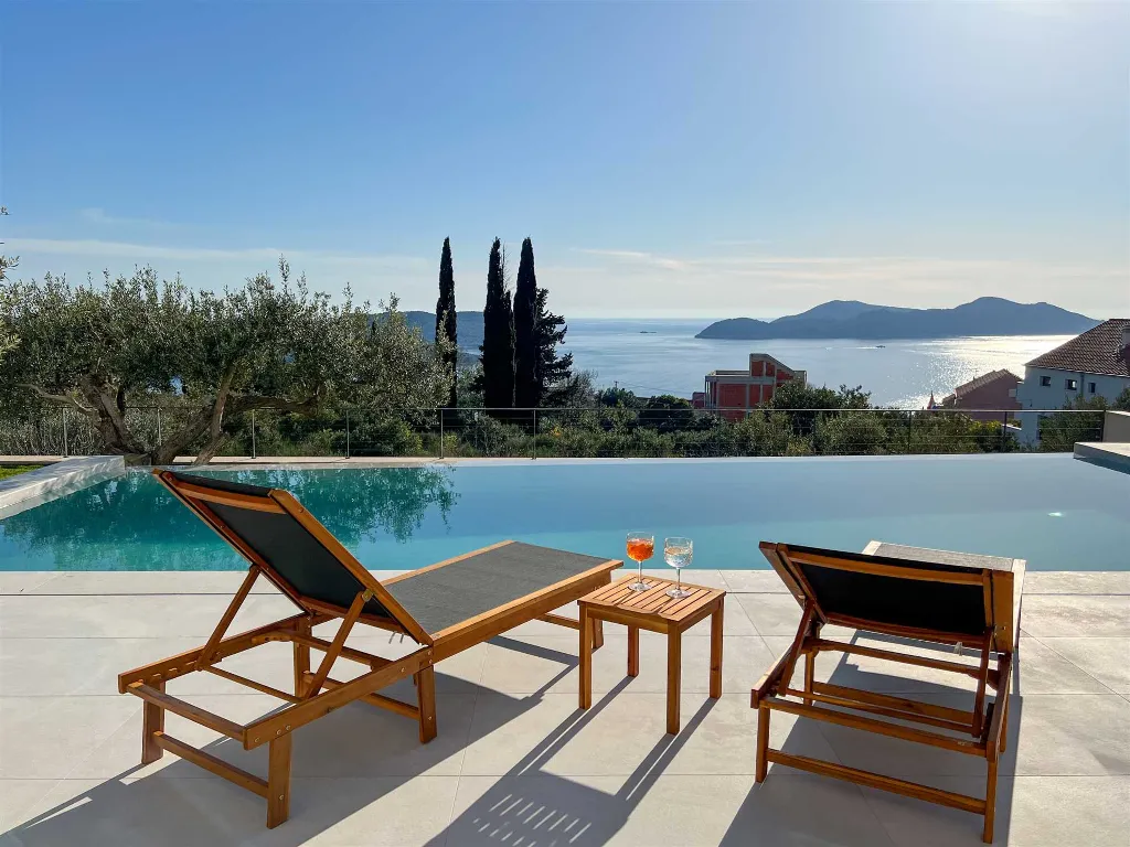 Dubrovnik Villa for 12 Guests with Heated Pool