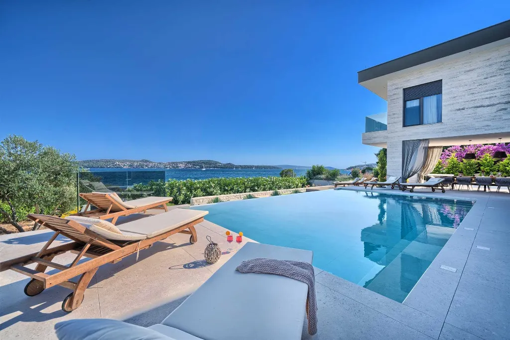 Seget Donji Villa for Up to 10 with Infinity Pool