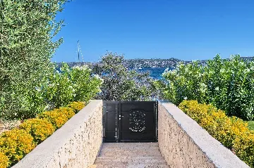 Seget Donji Villa for Up to 10 with Infinity Pool