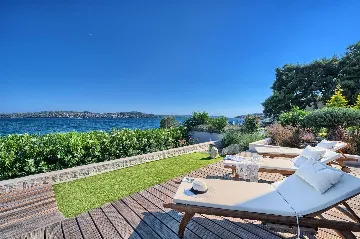 Seget Donji Villa for Up to 10 with Infinity Pool