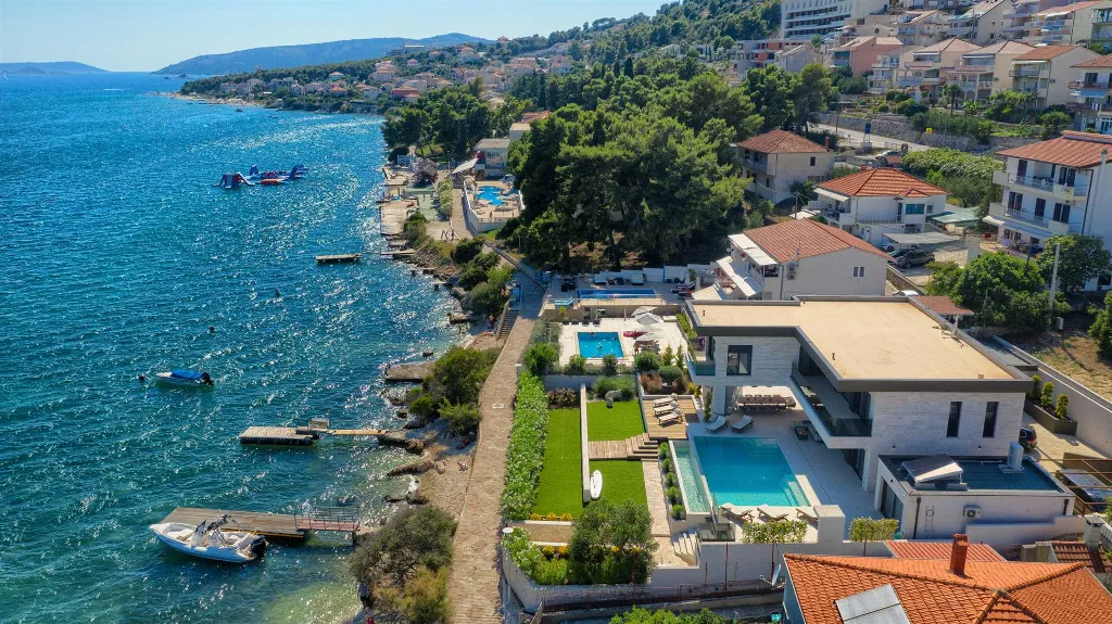 Seget Donji Villa for Up to 10 with Infinity Pool
