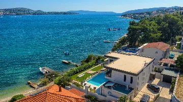 Seget Donji Villa for Up to 10 with Infinity Pool