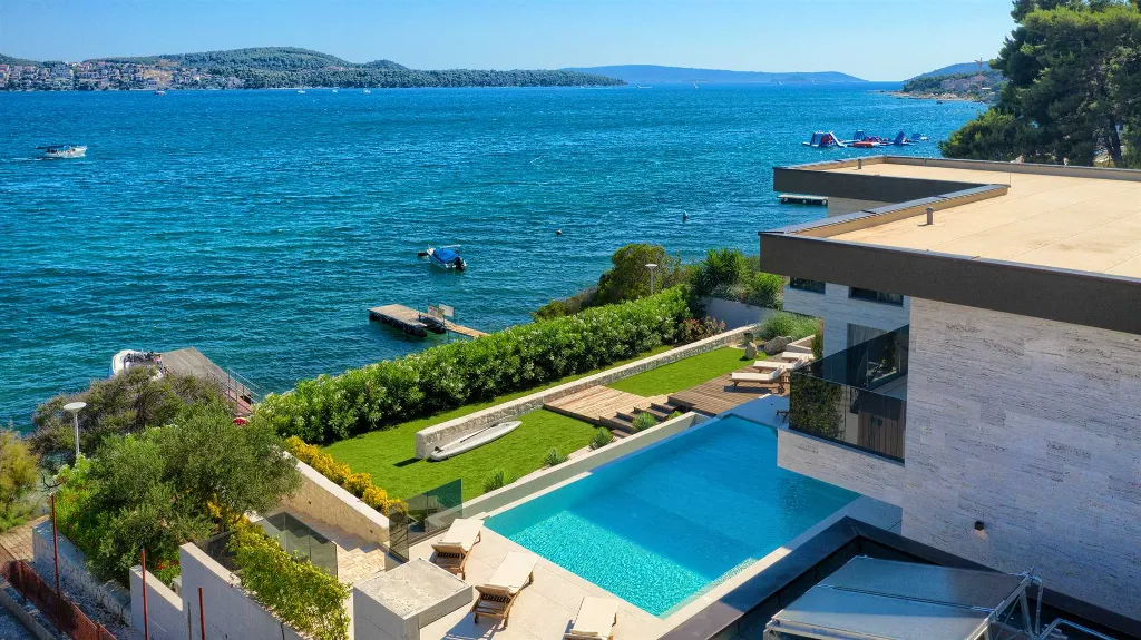 Seget Donji Villa for Up to 10 with Infinity Pool
