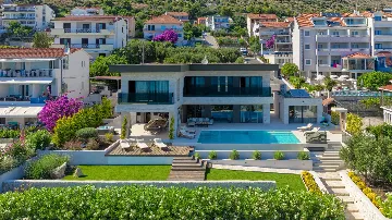 Seget Donji Villa for Up to 10 with Infinity Pool