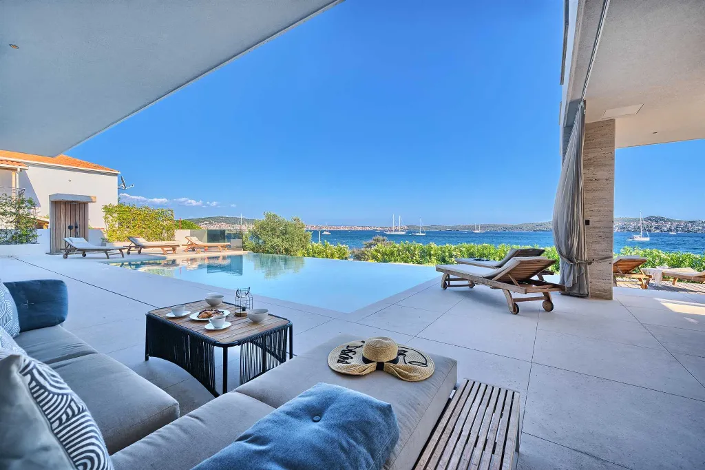 Seget Donji Villa for Up to 10 with Infinity Pool