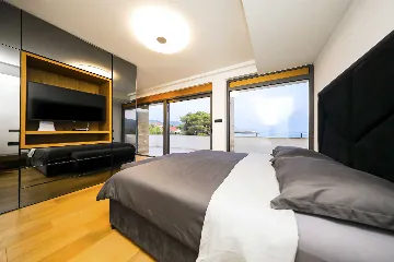 Ist Croatia Villa with Tennis Court and 120 m² Pool