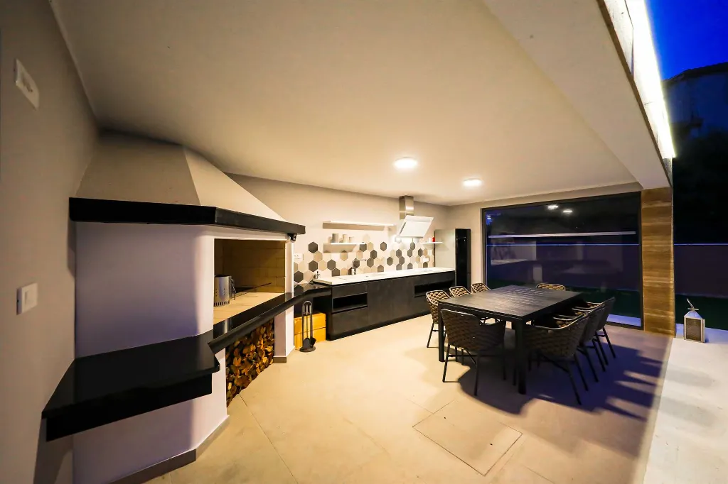 Ist Croatia Villa with Tennis Court and 120 m² Pool