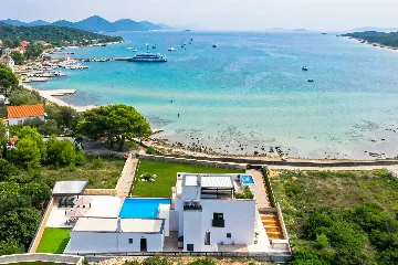 Ist Croatia Villa with Tennis Court and 120 m² Pool