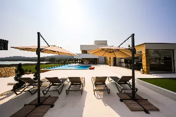 Ist Croatia Villa with Tennis Court and 120 m² Pool