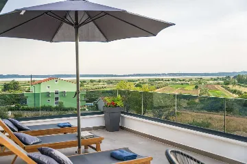 4-Bedroom Villa in Vrana with Saltwater Pool & Jacuzzi