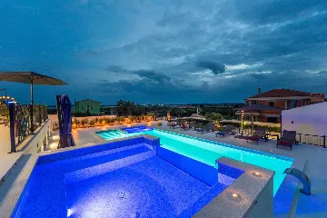 4-Bedroom Villa in Vrana with Saltwater Pool & Jacuzzi