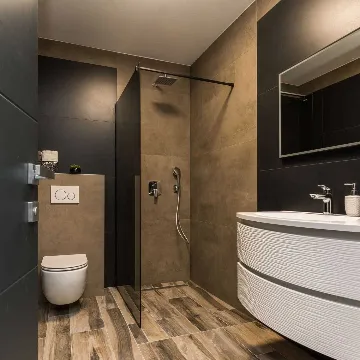 4-Bedroom Villa in Vrana with Saltwater Pool & Jacuzzi