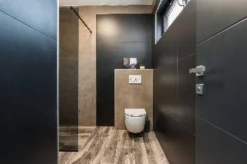 4-Bedroom Villa in Vrana with Saltwater Pool & Jacuzzi