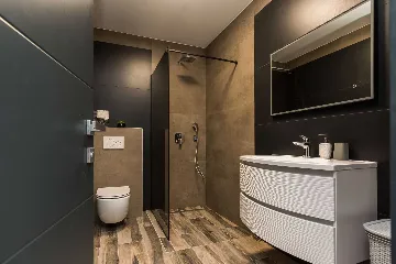 4-Bedroom Villa in Vrana with Saltwater Pool & Jacuzzi