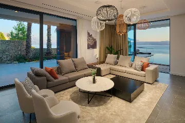 Mimice Seaside Villa for Up to 20 Guests