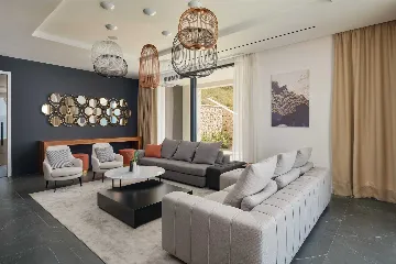 Mimice Seaside Villa for Up to 20 Guests