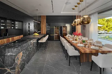 Mimice Seaside Villa for Up to 20 Guests