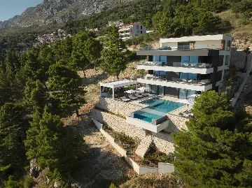 Mimice Seaside Villa for Up to 20 Guests