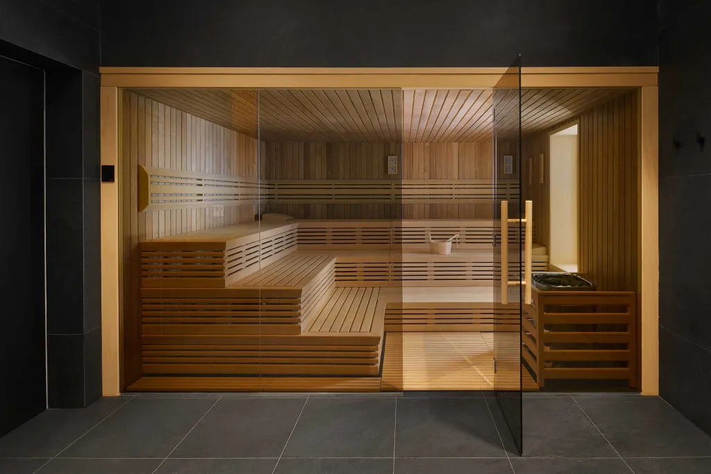 Mimice Seaside Villa for Up to 20 Guests