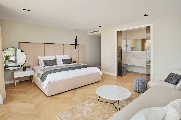 Mimice Seaside Villa for Up to 20 Guests