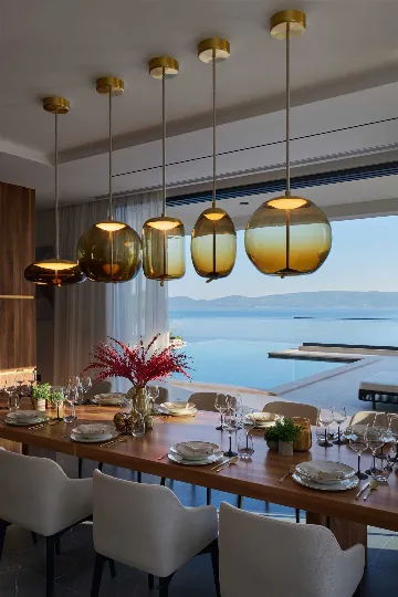 Mimice Seaside Villa for Up to 20 Guests