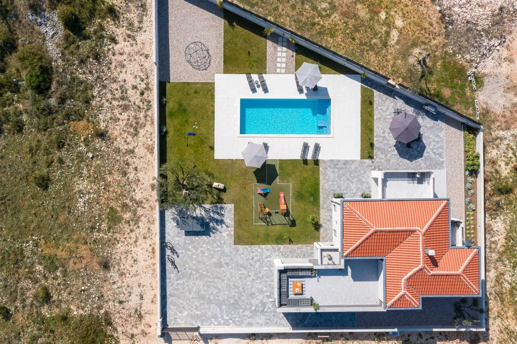 Family Villa in Vrana for Up to 8 Guests