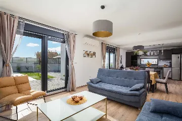 Family Villa in Vrana for Up to 8 Guests