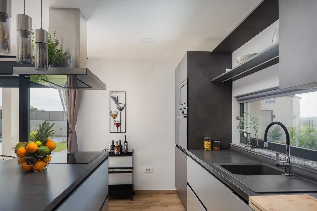 Family Villa in Vrana for Up to 8 Guests