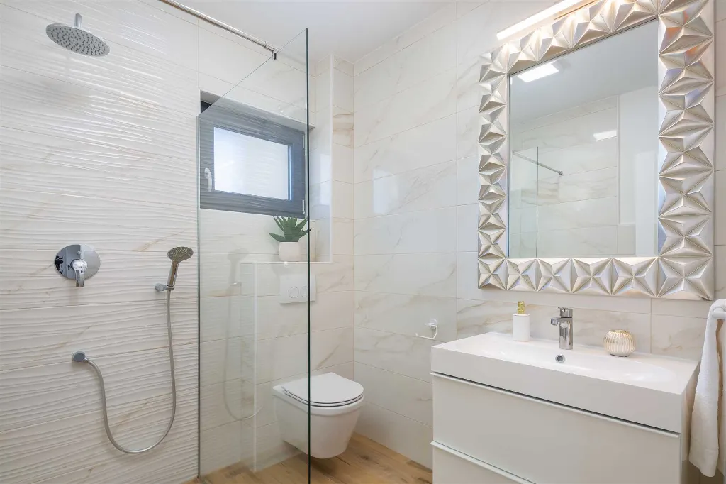 Family Villa in Vrana for Up to 8 Guests